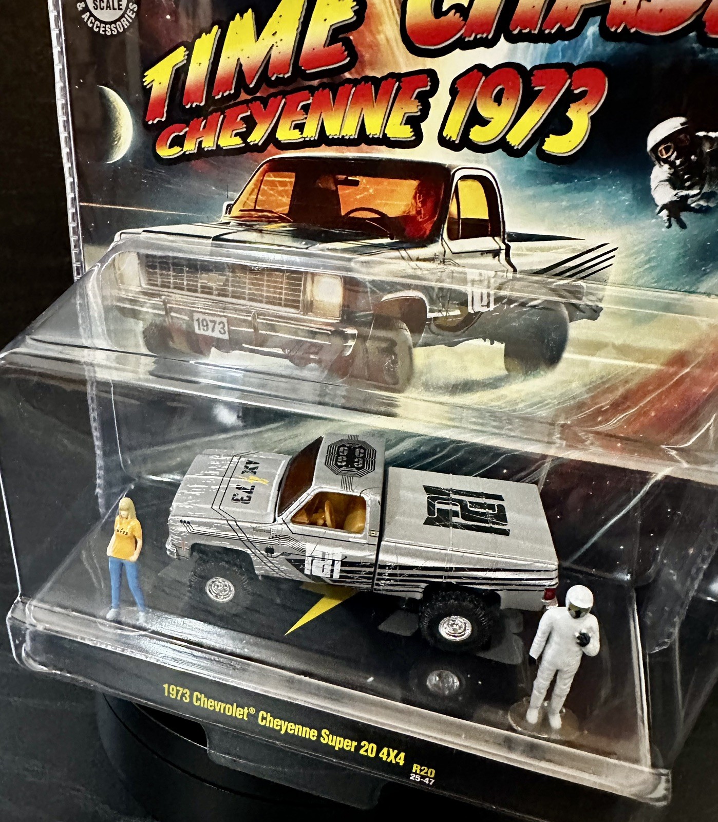 M2 Machines Diorama 1973 Chevrolet Cheyenne Super 20 4×4 Time Chase R20 New 2026