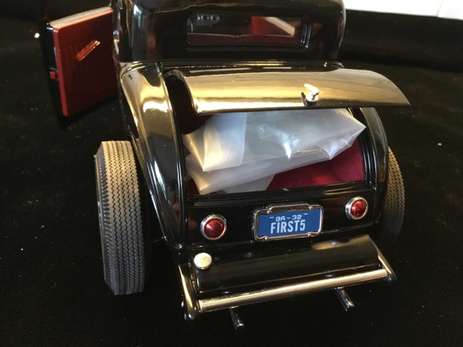 ACME 1:18 1932 FORD FIVE-WINDOW RELEASE N0.1