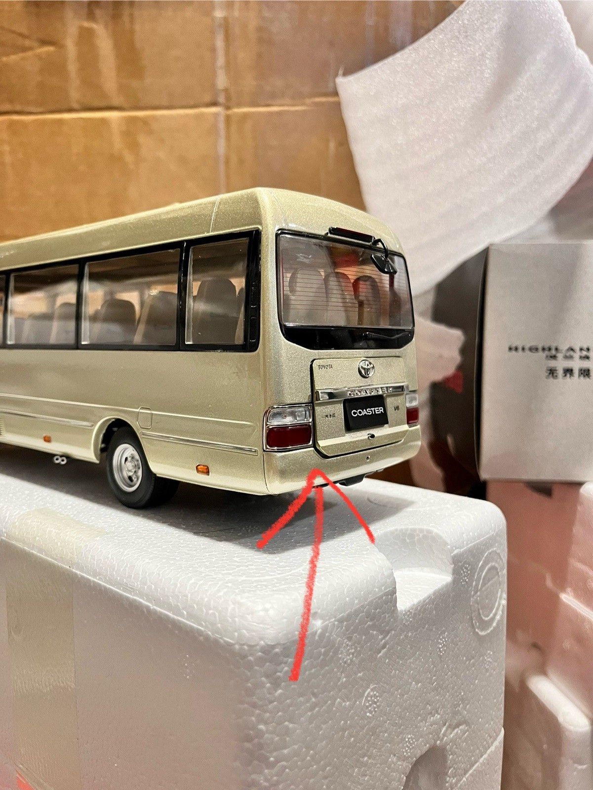 1:24 Scale Toyota Coaster Liesse Passenger Minibus Diecast Model Car