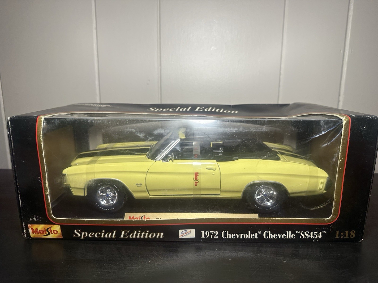 Maisto Special Edition 1:18 Chevrolet Chevelle SS454 1972 Yellow Diecast Car