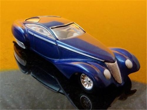 Chip Foose/ Boyd Coddington MANHATTAN 502ci V8 Show Car 1/64 Limited Edition H