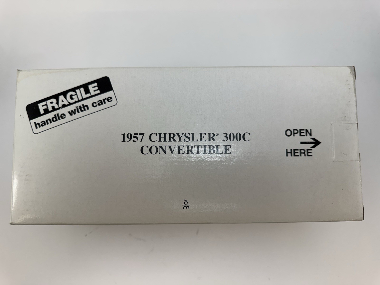 Danbury Mint 1957 Chrysler 300C Convertible 1:24 Diecast Model Car Original Box