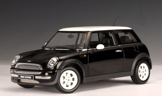 2001 MINI COOPER BLACK COUPE by AUTOart #74825 1:18 BRAND NEW IN BOX LAST ONE