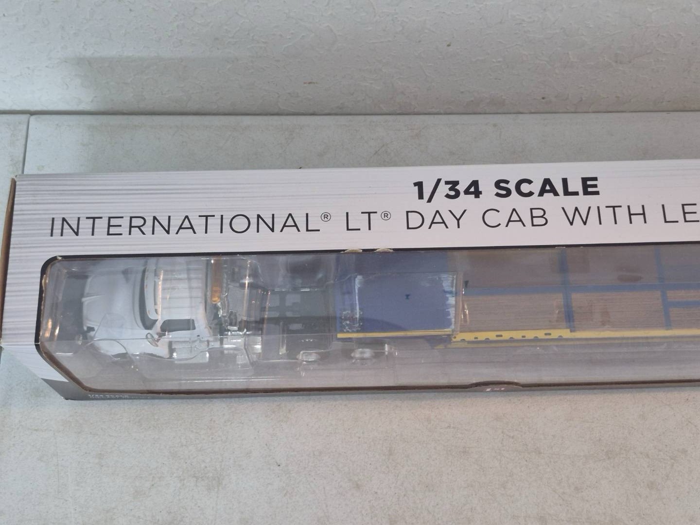 First Gear 4156 International LT w/Ledwell Hydratail Trailer 1/34 Die-cast MIB