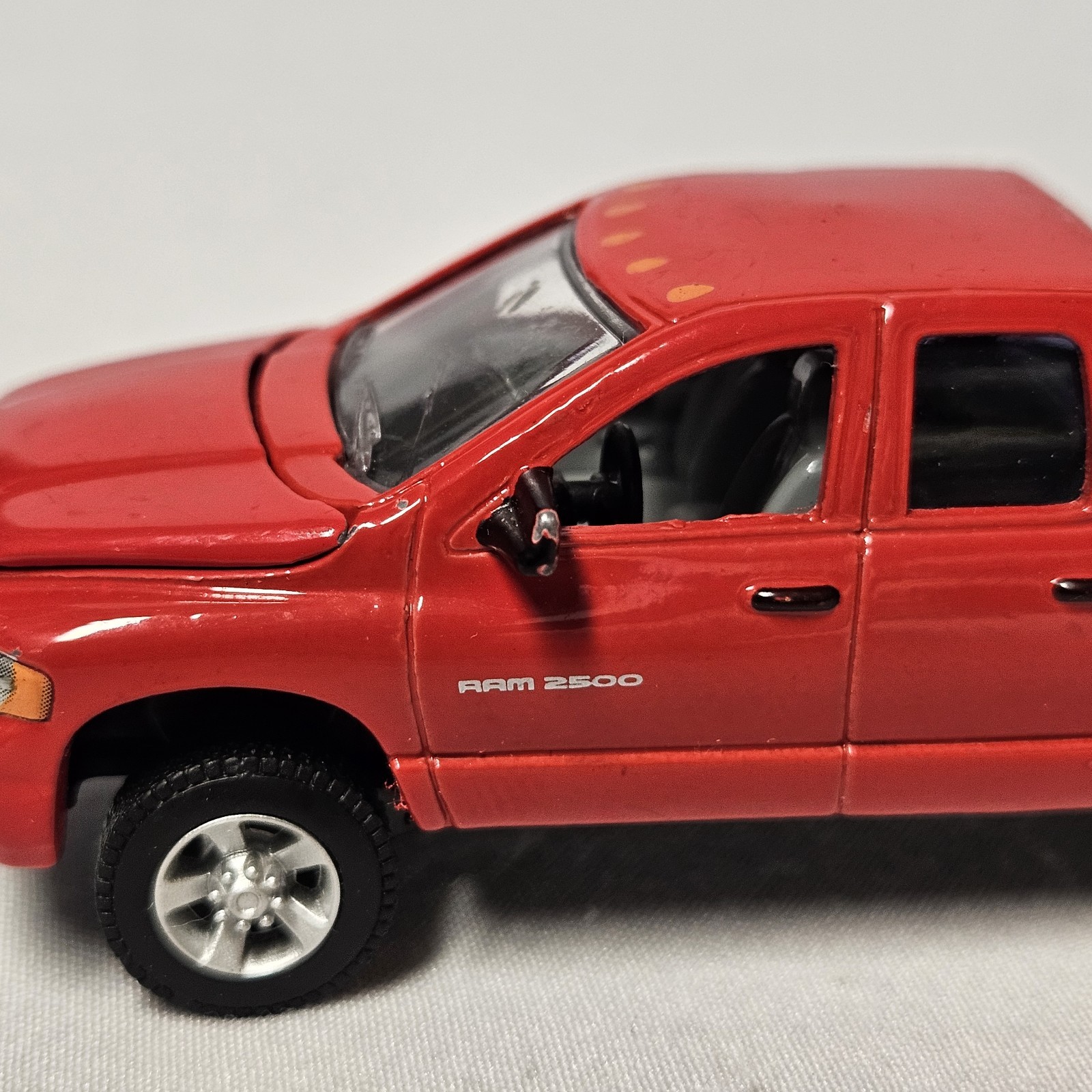 Dodge RAM 2500 Red 2002 – 2005 ERTL Die Cast Chrysler Group Truck RC2