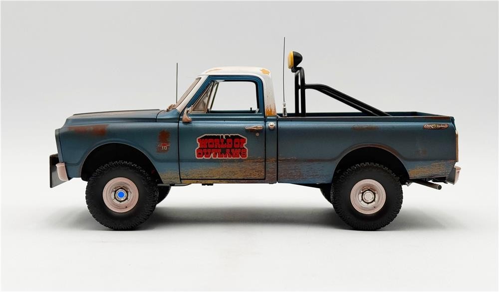 ACME 1967 Chevrolet K-10 World of Outlaws Push Truck 1:18 Scale Diecast A1807223