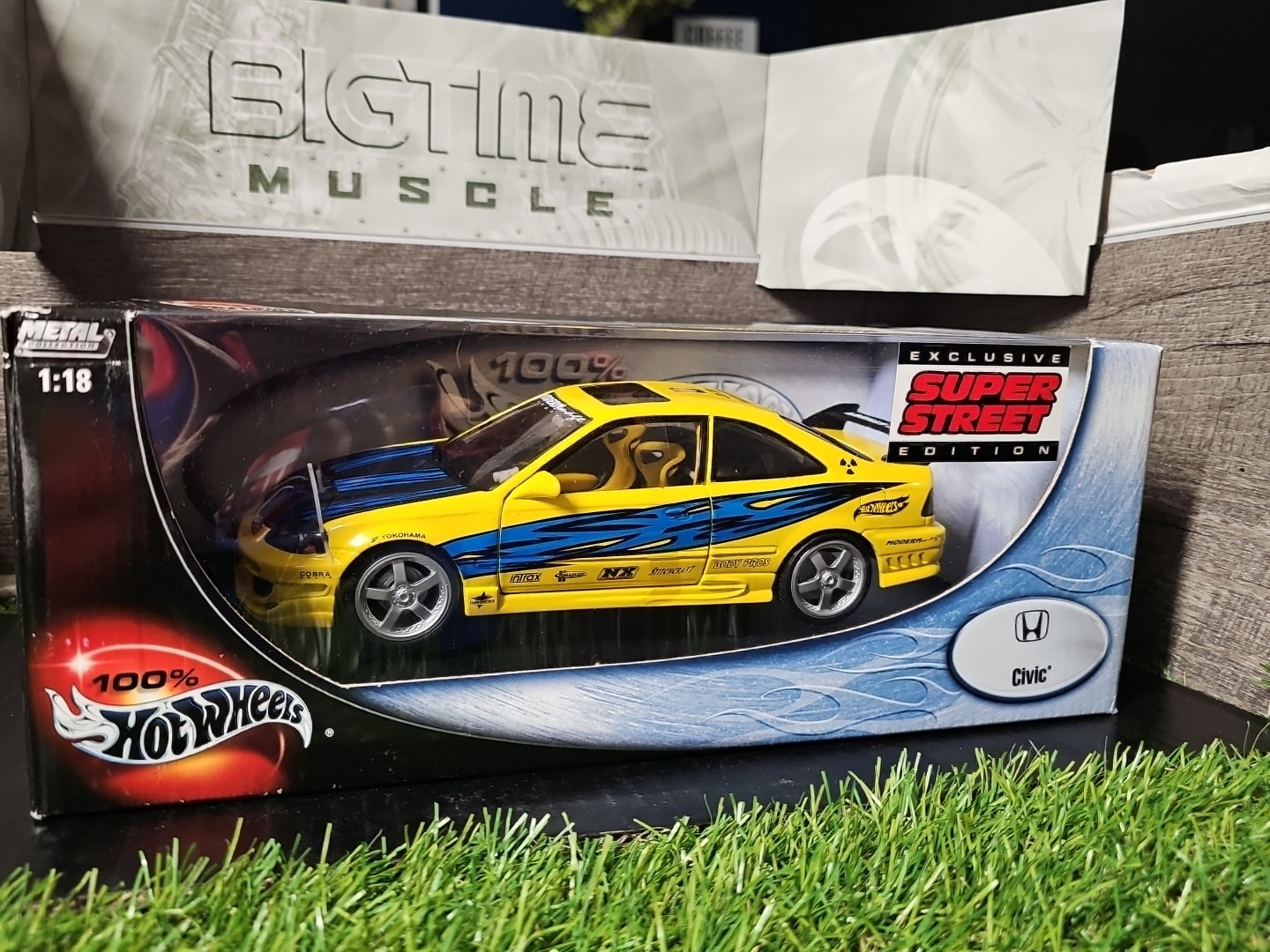 Hot Wheels Super Street 2005 Honda Civic Sema Awards Banquet 1:18 Scale Diecast