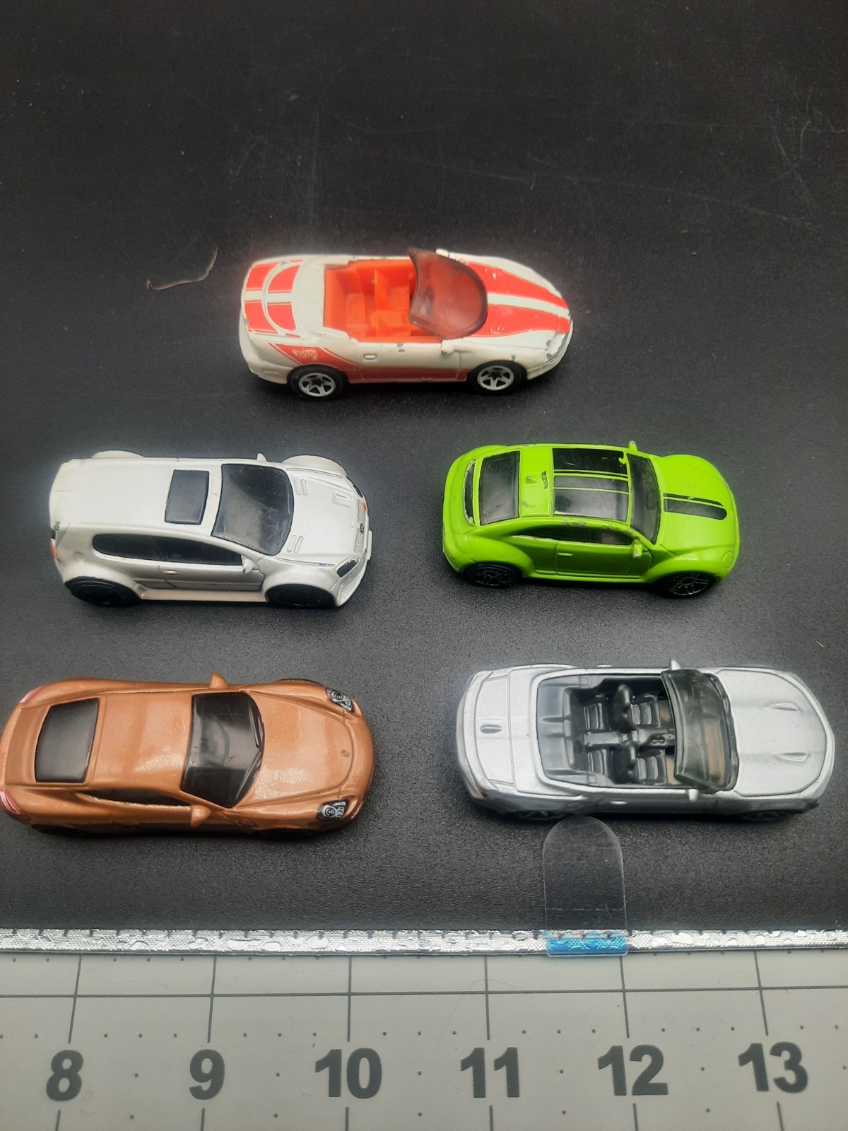 Mixed lot of 17 hot wheels/matchbox cars. Vintage to modern. Most fair shape.