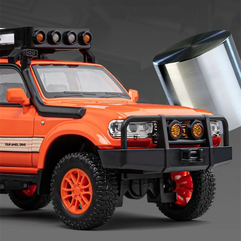 1:24 Toyota Land Cruiser LC80 Diecast Car Model Alloy Toy Vehicle Sound Light