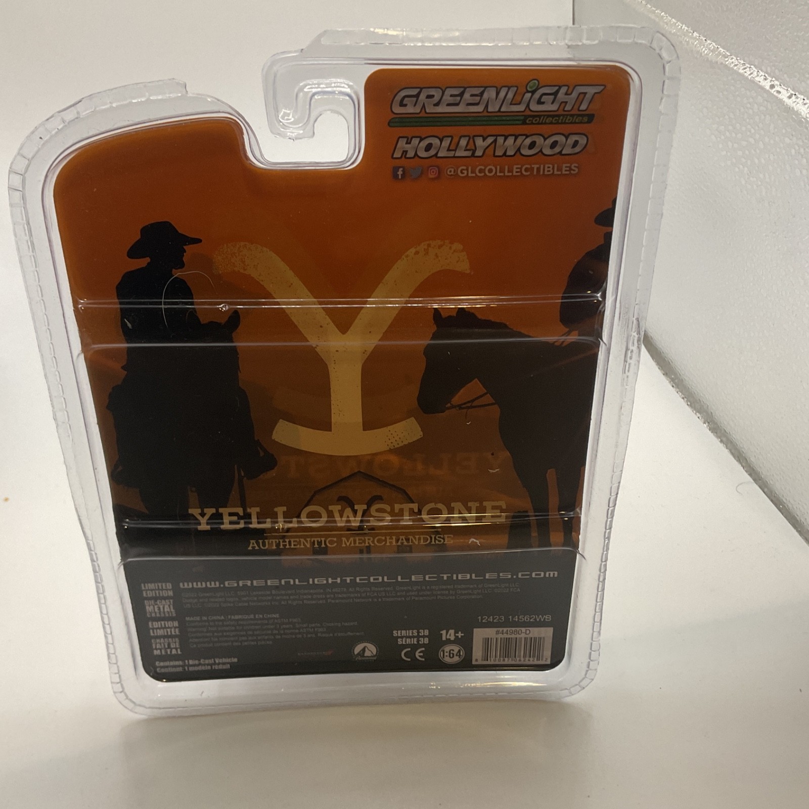 Greenlight Hollywood Series 38 “Yellowstone” 2011 Dodge Charger Pursuit 44980-D