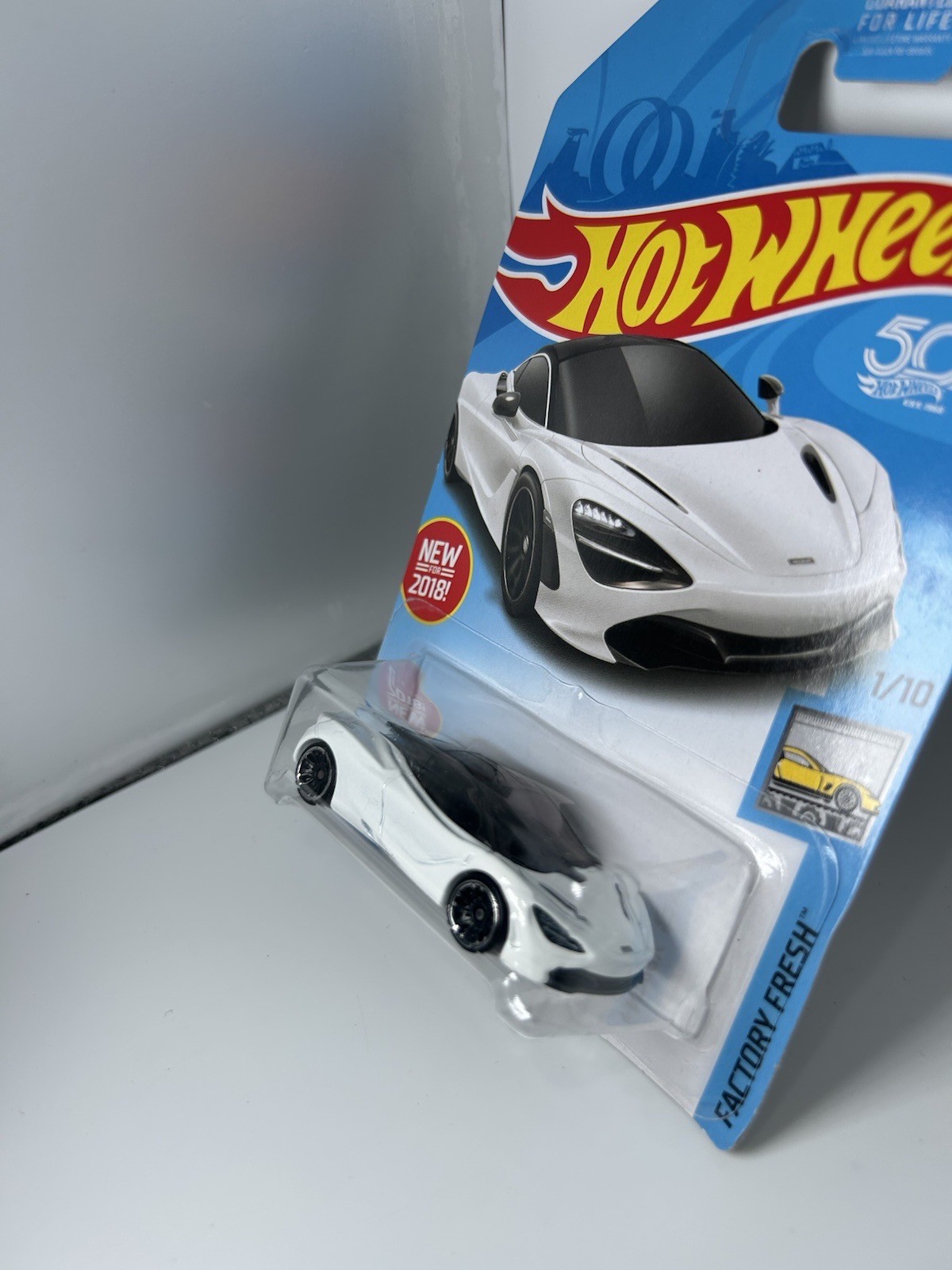 Hot Wheels Factory Fresh McLaren 720s White 1/10 NEW For 2018 318/365