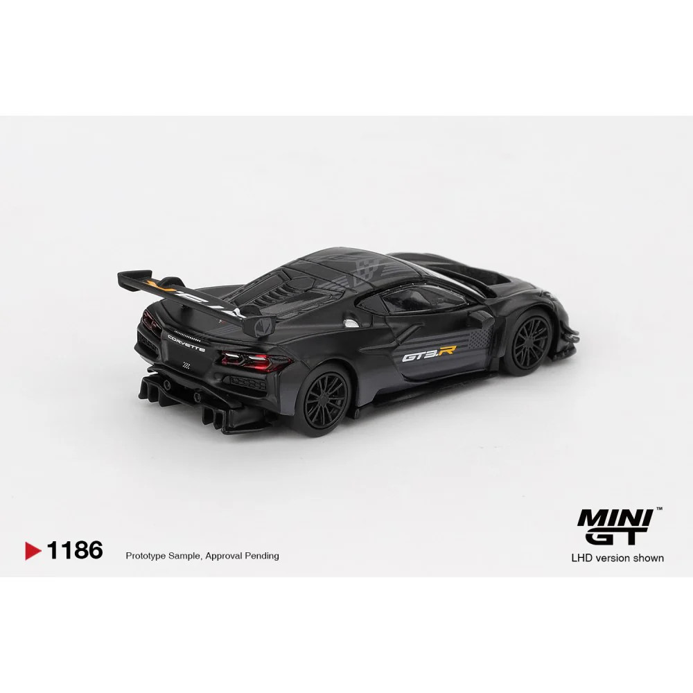 Chevrolet Corvette Z06 Gt3.r Road America Test Car (LHD) MGT01186-L 1:64 Mini GT