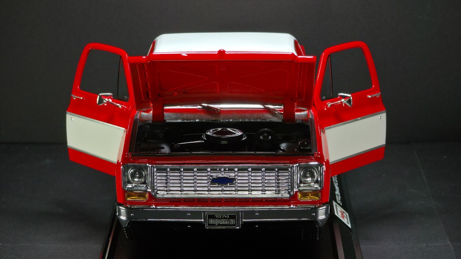 1974 Chevrolet C10 Cheyenne Super 1:18 Maisto Exclusive Style Special Edition