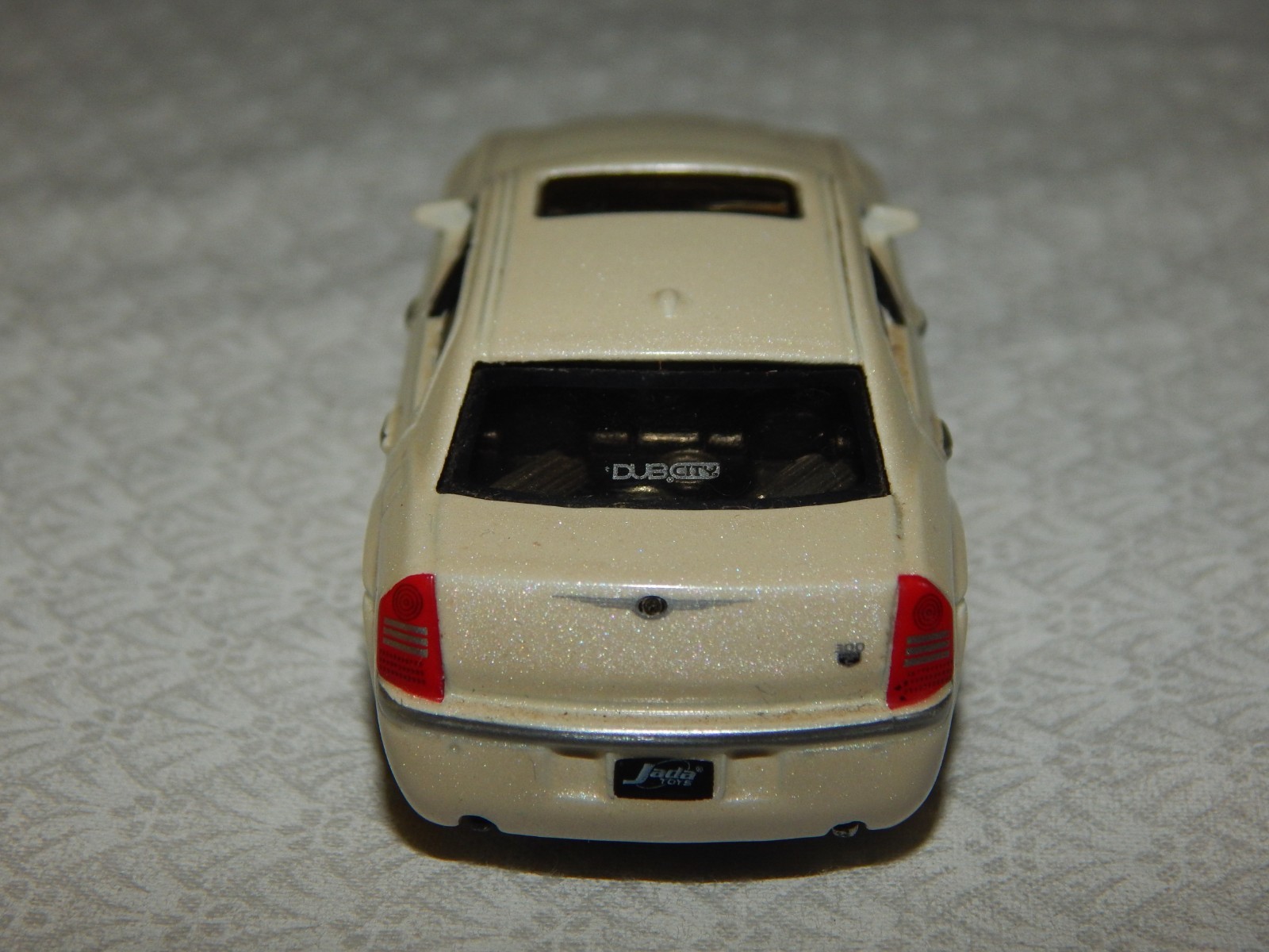 JADA Chrysler 300C Hemi – 1/64 – Dub City Kustoms ~ 2005 ~ LOOSE