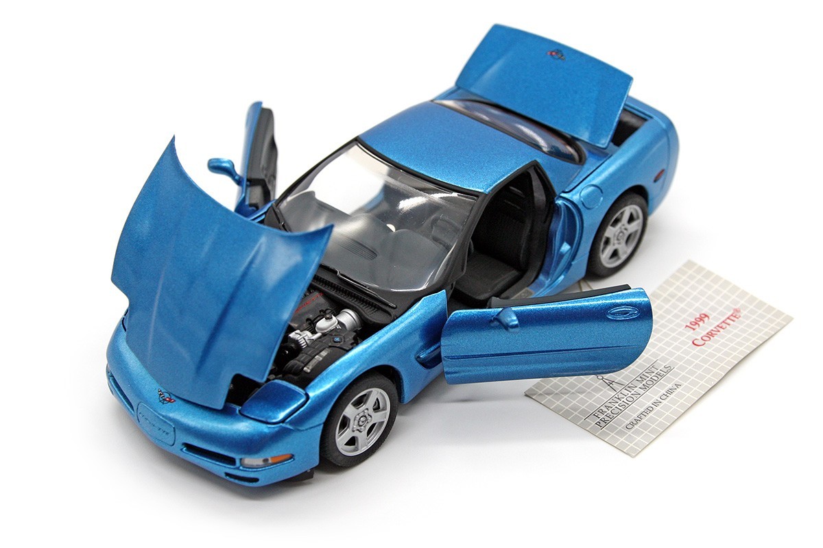 1999 Chevrolet Corvette (C5) Hardtop (1:24) Nassau Blue Diecast (LOOSE), by FM
