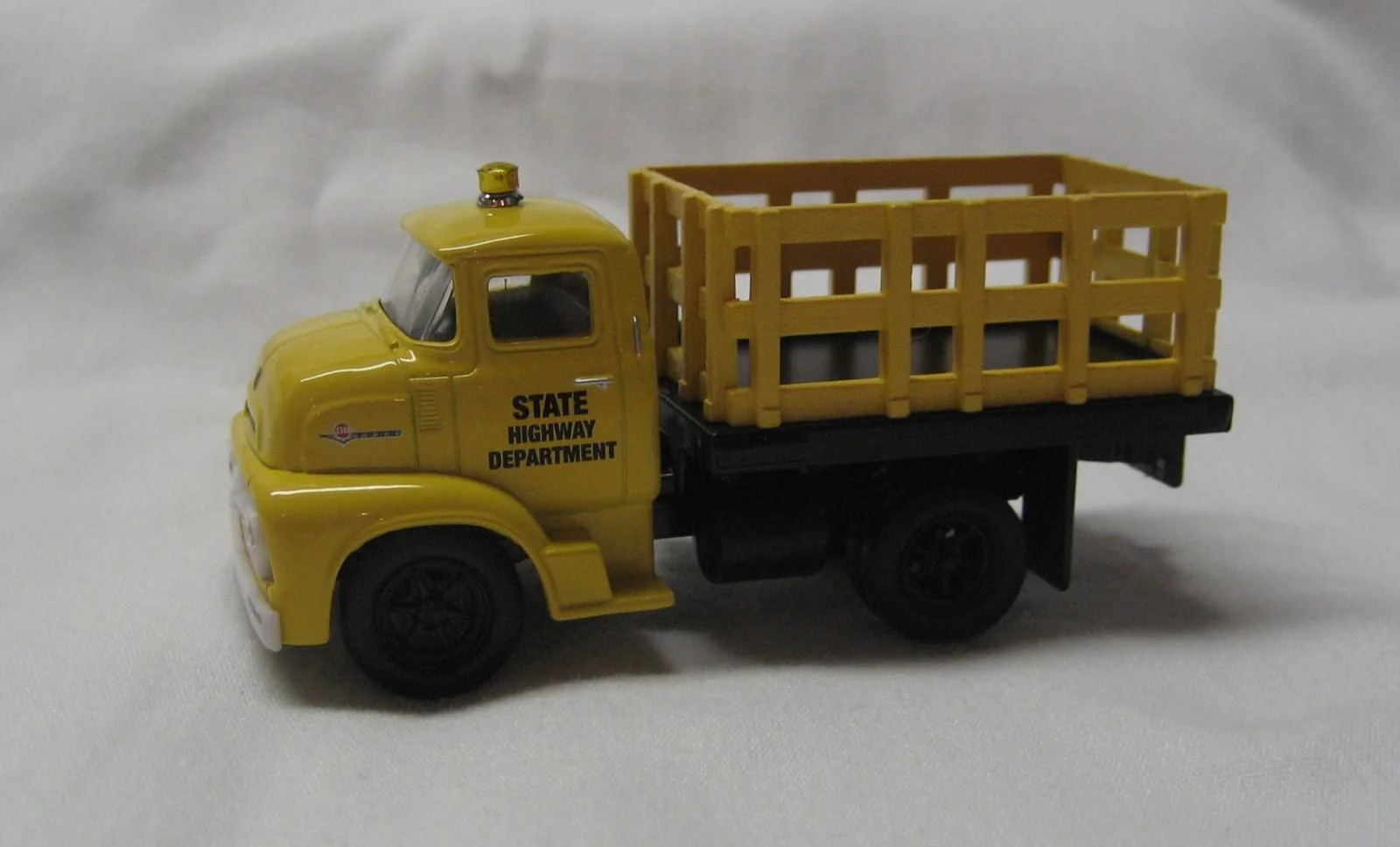 M2 Machines Trucks SPECIAL RELEASE – 1956 Ford COE Stake Bed Truck – Truck 003