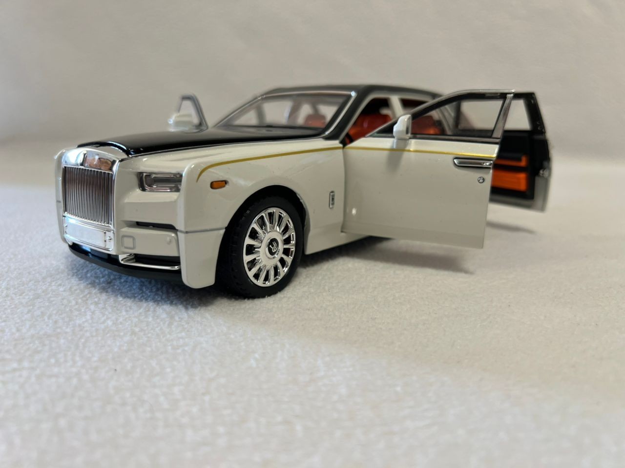 1:18 Rolls-Royce Phantom Car Alloy Model Diecast Model Collection Kids Gift