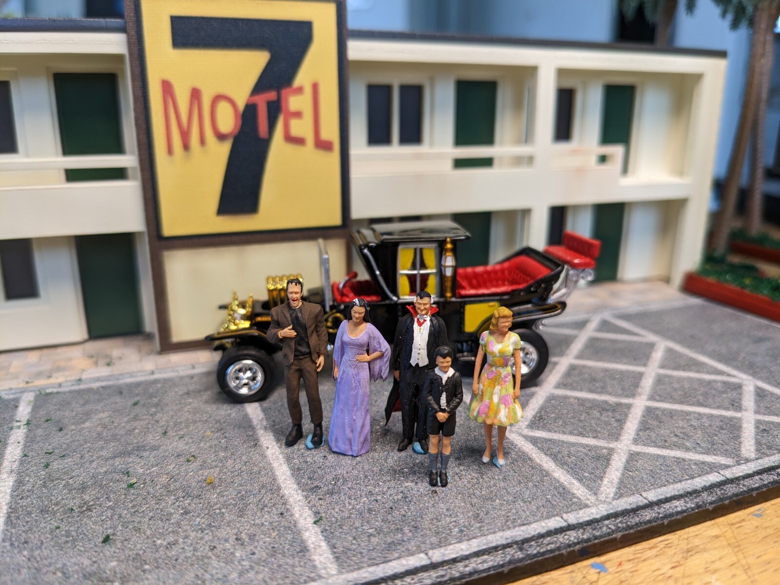1/64 the Munsters family