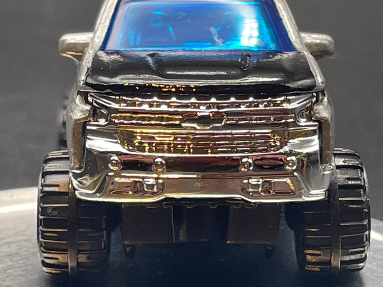 HOT WHEELS ’19 CHEVY SILVERADO TRAIL BOSS LT SILVER KMART EXCLUSIVE COLOR LOOSE