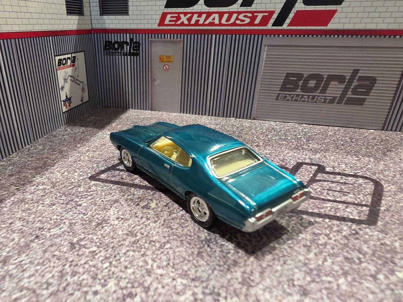 Johnny Lightning 1969 Pontiac GTO Retro Die-Cast Car