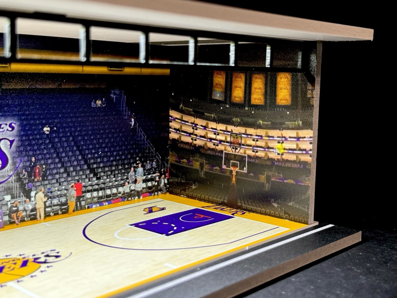 LA Lakers Shop Theme 1:64 Model Car Diorama Garage + LED Lighting FOR Hot Wheels