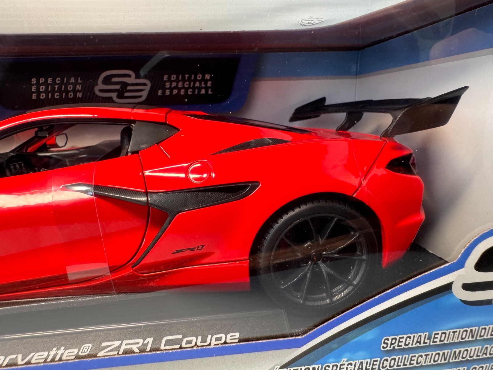 Maisto 1:18 Special Edition 2025 C8 Chevrolet Corvette ZR1 – RED