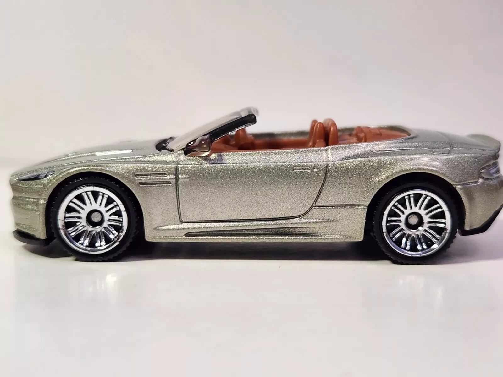 NEW MATCHBOX 💥 2011 SILVER METALLIC ASTON MARTIN DBS VOLANTE CONVERTIBLE 💥