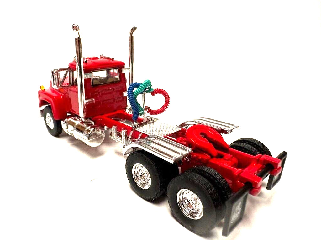 DCP FIRST GEAR 1/64 SCALE R MODEL MACK DAY CAB, RED & CHROME