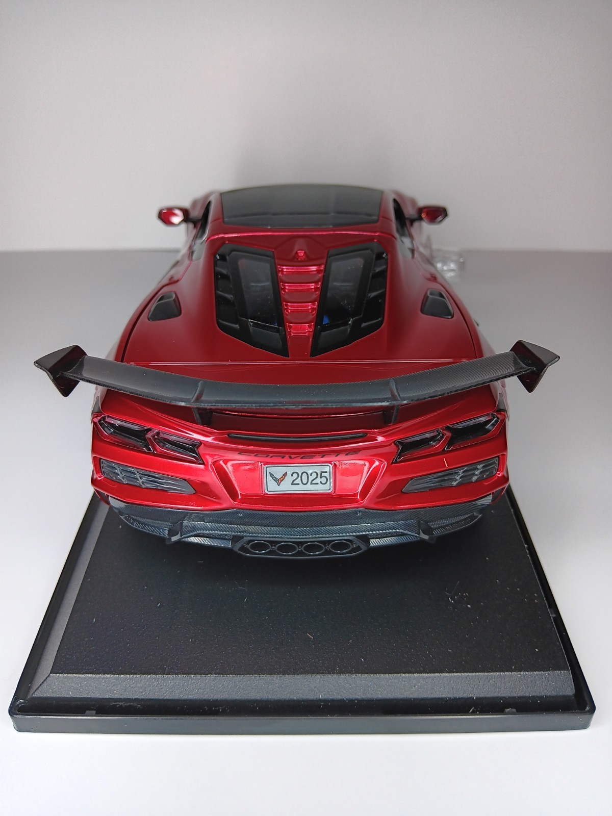 Corvette ZR1 Coupe 1:18 Maisto Exclusive Style Special Edition – Red