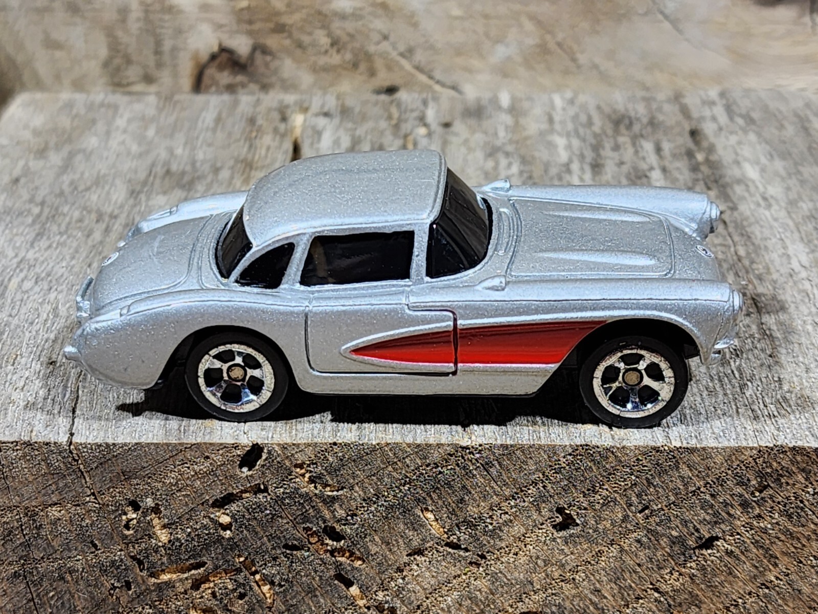 Maisto Diecast 1957 Hard Top Silver/Red Chevrolet Corvette 1:64 Loose Used