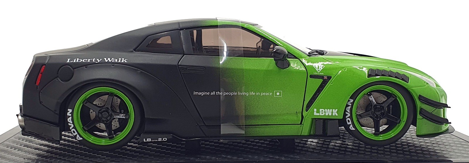 Jada Pink Slips 1/18 Scale 35724 – Nissan GT-R (R35) Liberty Walk Body Kit 2.0