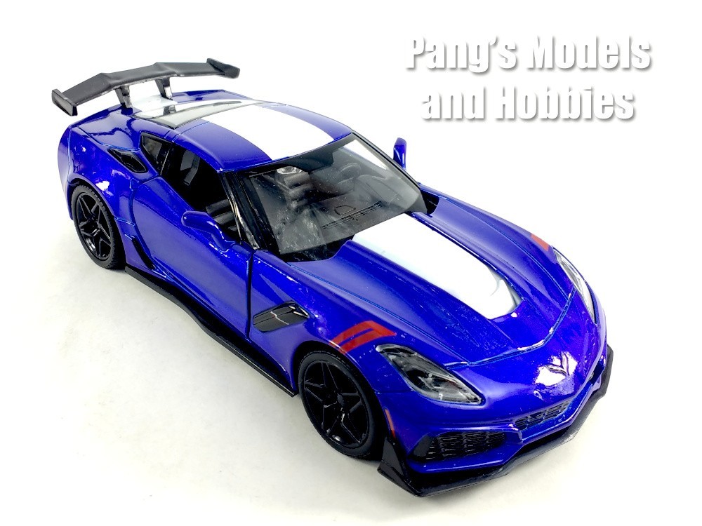 2019 Chevrolet Corvette C7 ZR1 1/24 Scale Diecast Model by Showcasts – BLUE
