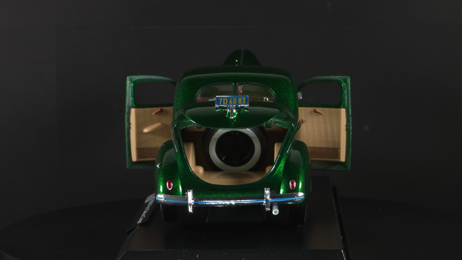 1939 Ford Deluxe Coupe 1:18 Maisto Exclusive Style Special Edition – Green