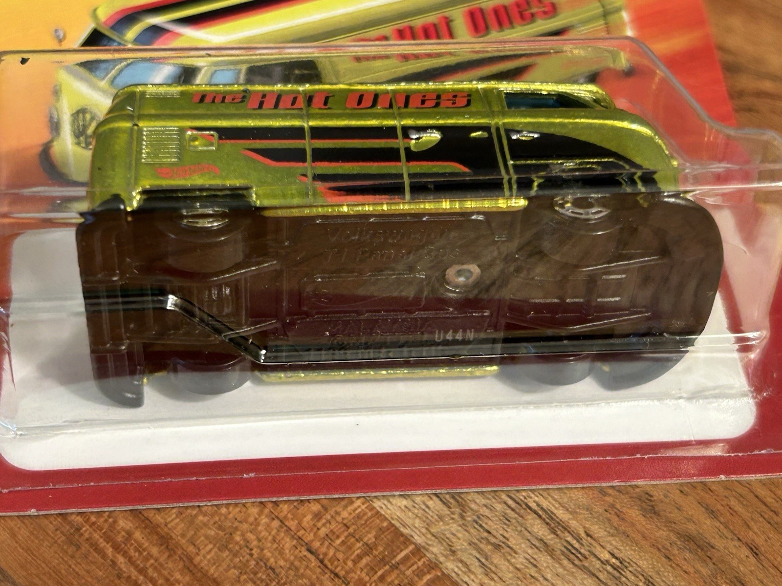 2025 Hot Wheels The Hot Ones Volkswagen T1 Panel Bus/Combi Gold CHASE! Rare HTF