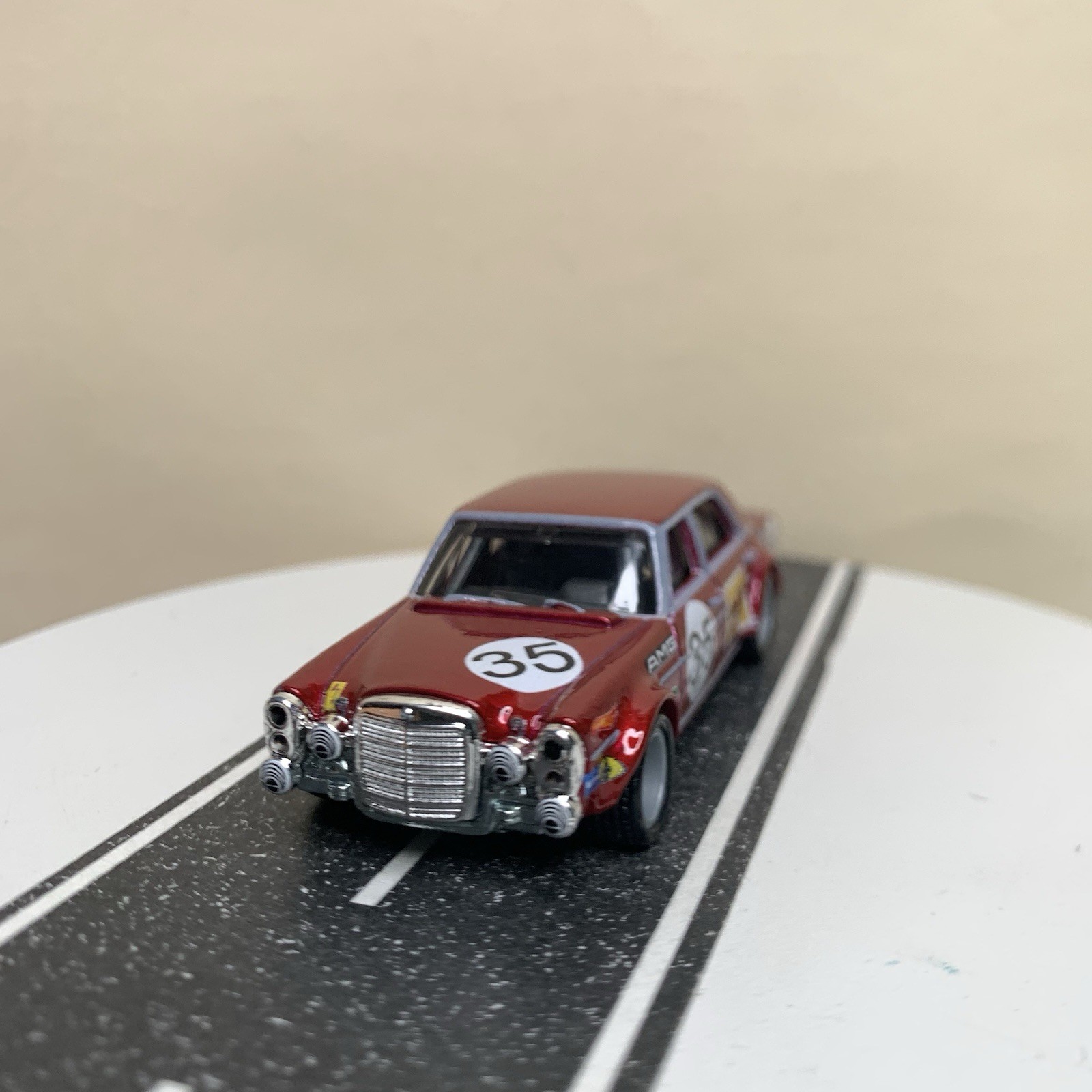 Hot Wheels Premium Deutschland Design Mercedes-Benz 300 SEL 6.8 Red w/RR 1:64 NM