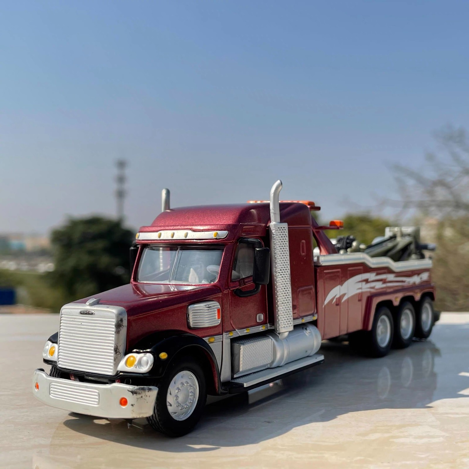 1:55 Freightliner Heavy Duty Tow Truck Diecast Plastic Model Static Display