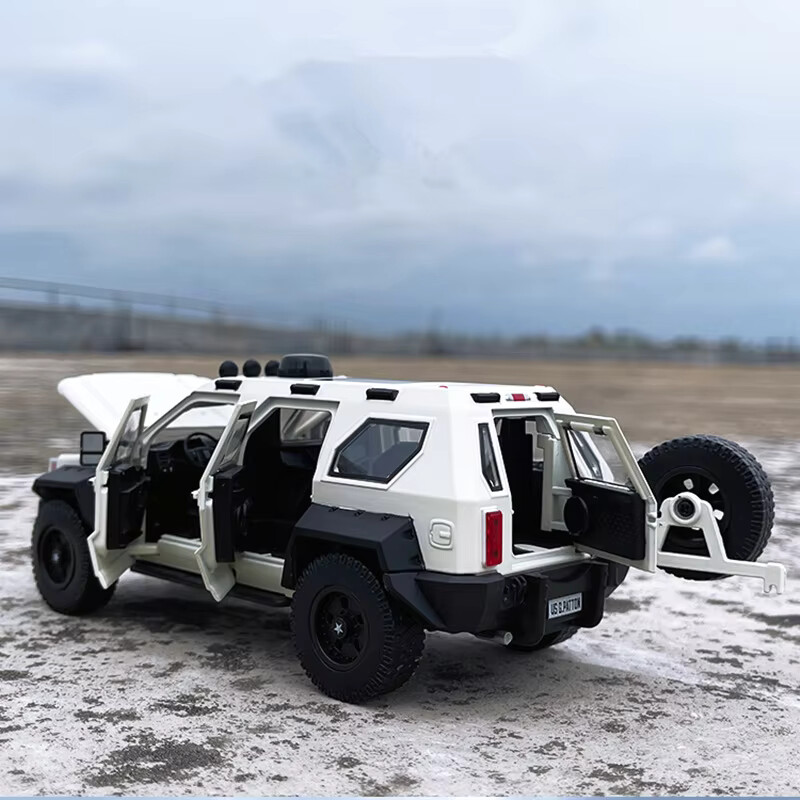 1:32 G.Patton Off- Road Alloy Diecast Model Car With Sound And Light Kids Gift