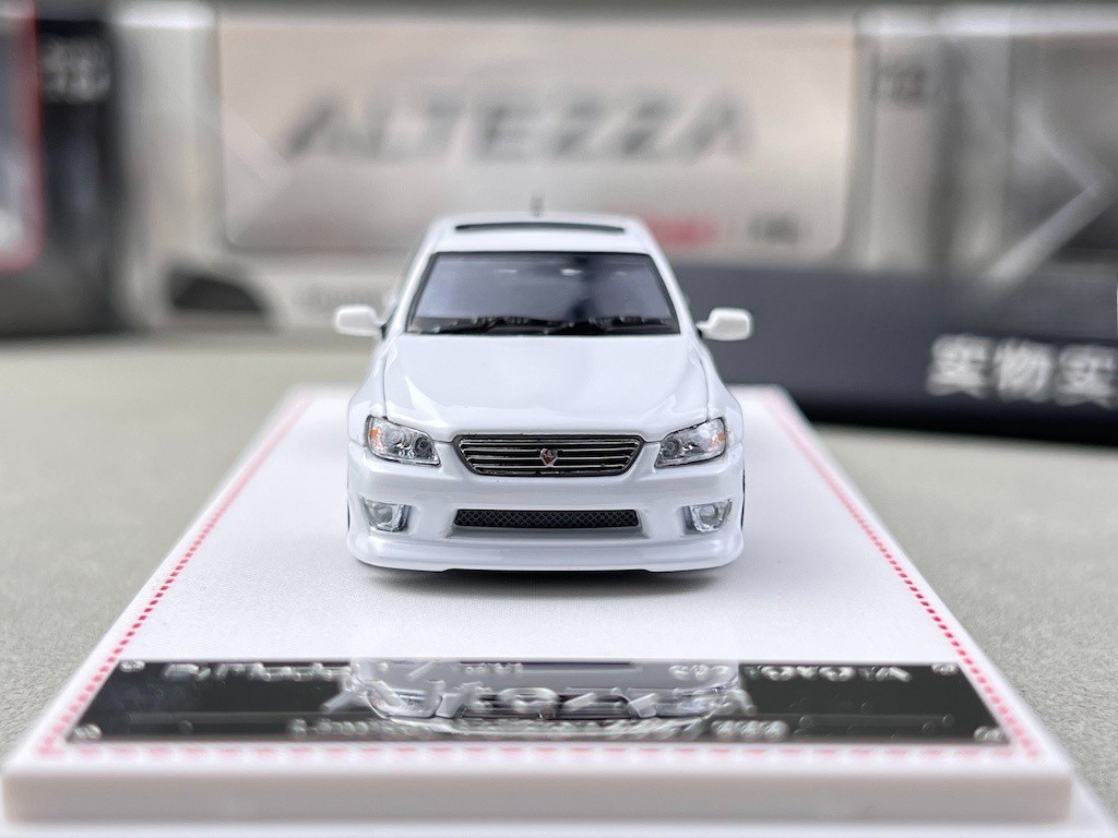 FH 1:64 White Altezza RS200 SXE10 Sedan Sports Model Diecast Collect Car