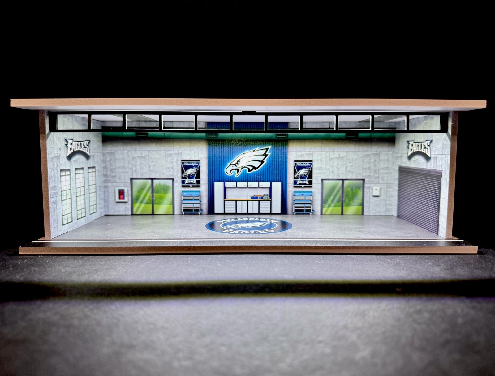 Eagles Shop Theme 1:64 Model Car Diorama Garage + LED Lighting FOR Hot Wheels