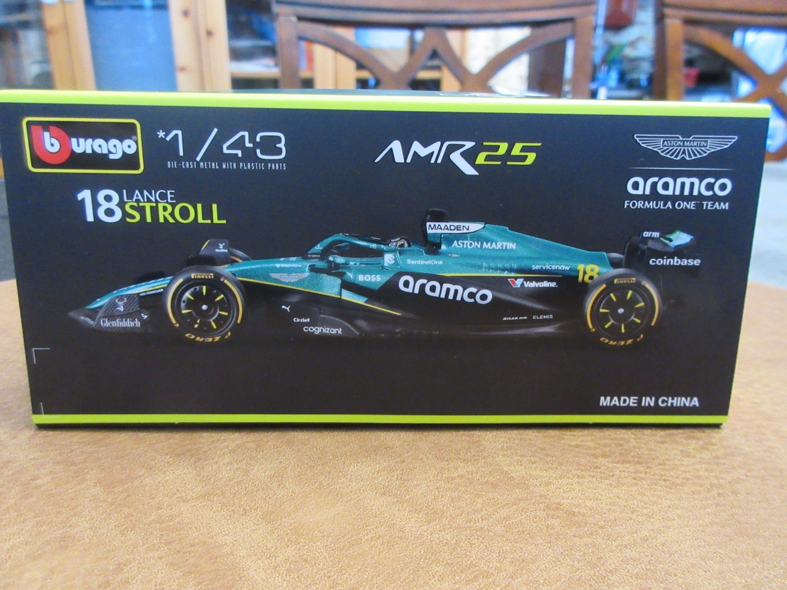 1:43 Bburago Premium F1 AMR25 Lance Stroll 18 Aston Martin Formula 1 Racing 2025