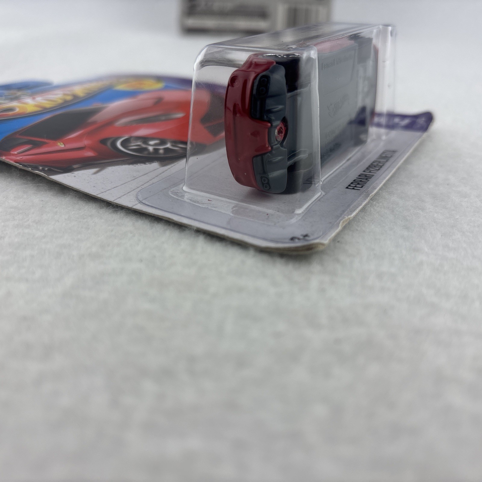 Hot Wheels Enzo Ferrari (Yellow) & F12berlinetta (Red) – HW Showroom Series 2013