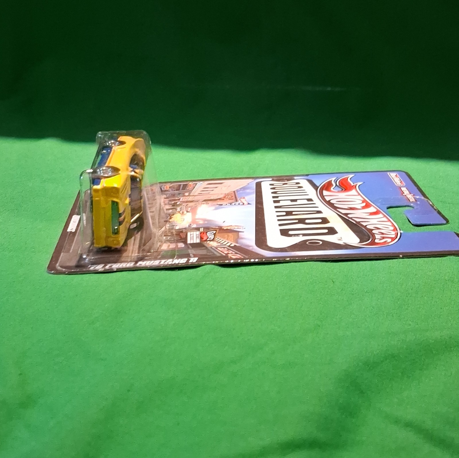 Hot Wheels 2011 Boulrwal Riders Underdogs 1:64 78 Ford Mustang 2 Unopened Card