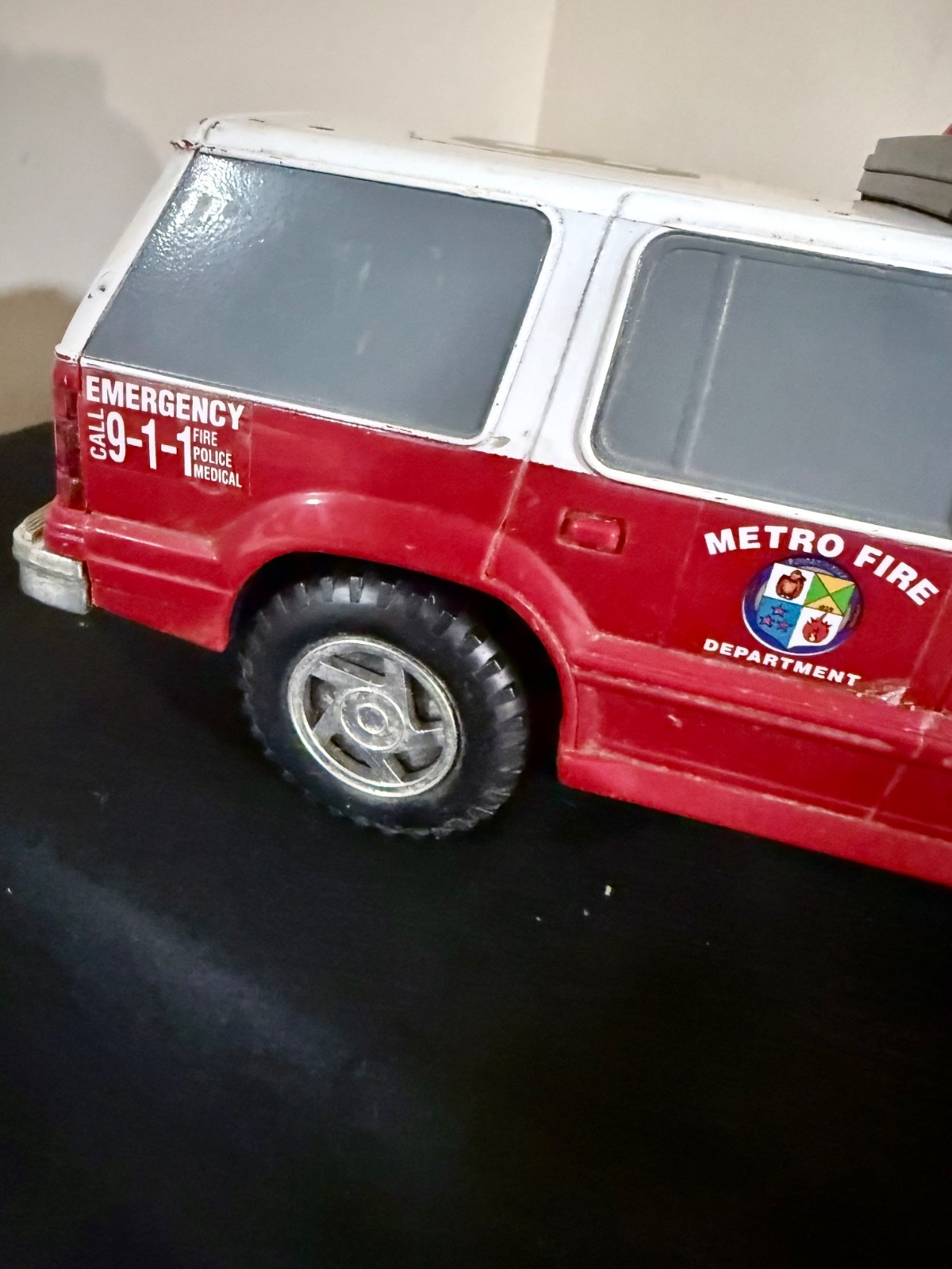 Metro Fire Dept. Unit 18 Funrise 1994 Emergency Vehicle Fire Chief Ford Explorer