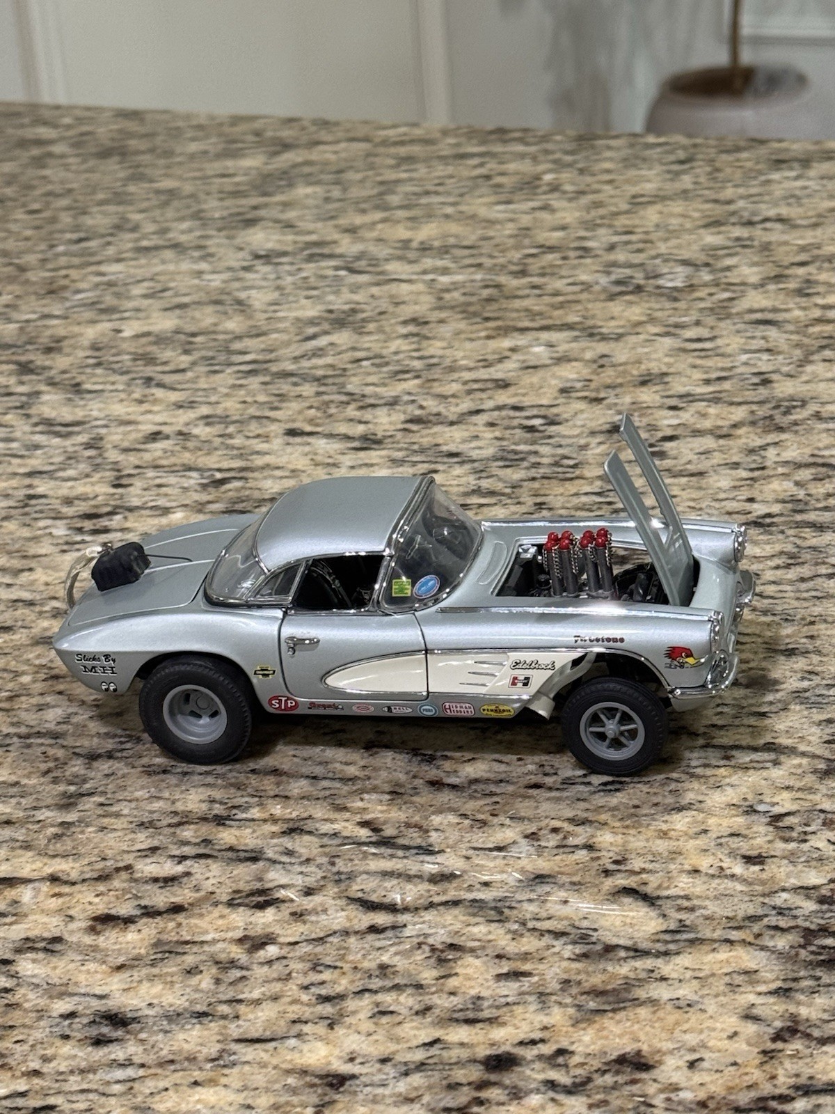 Danbury Mint 1961 Chevrolet Corvette “Gasser” 1:24 Scale – NOT COMPLETE