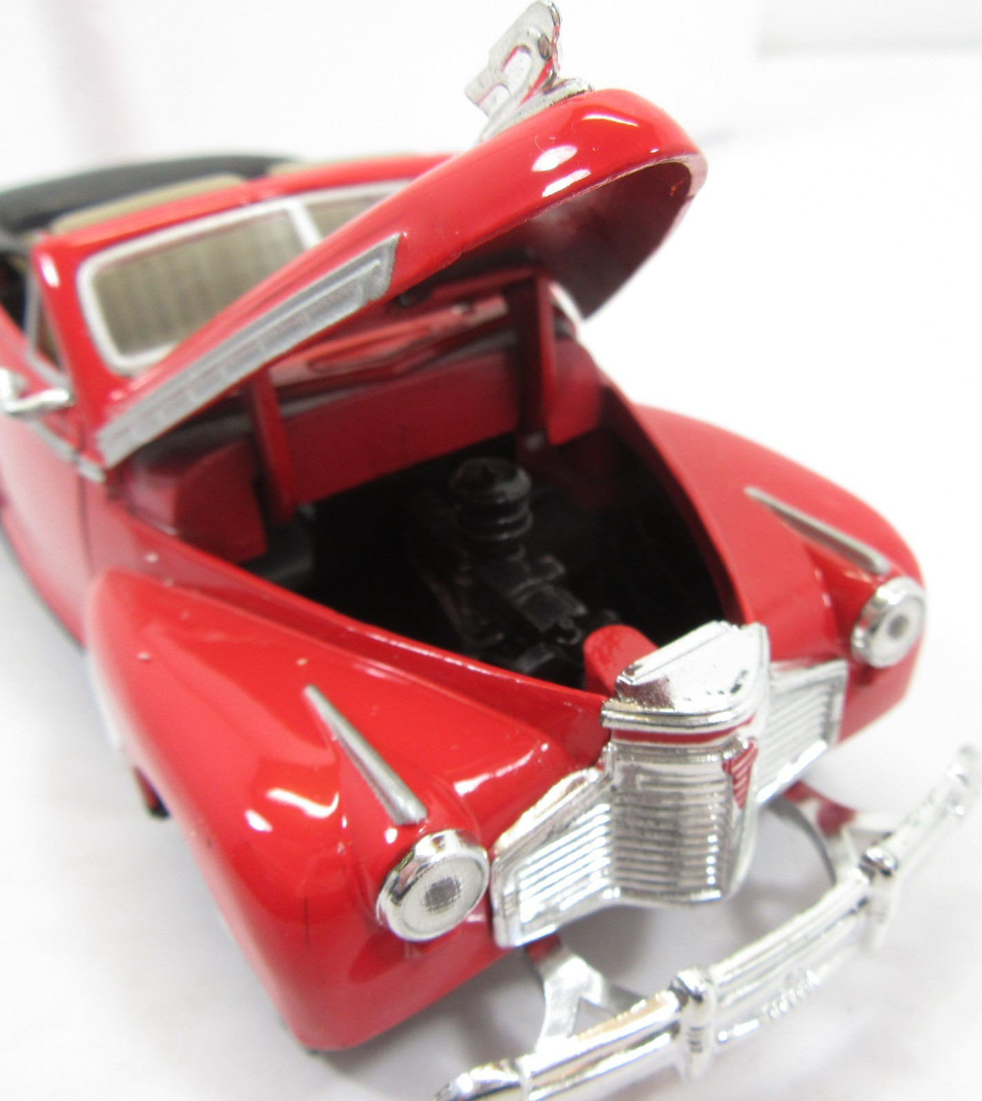 1941 Chevrolet Deluxe Red Diecast 1:32 Arko National Motor Museum Mint