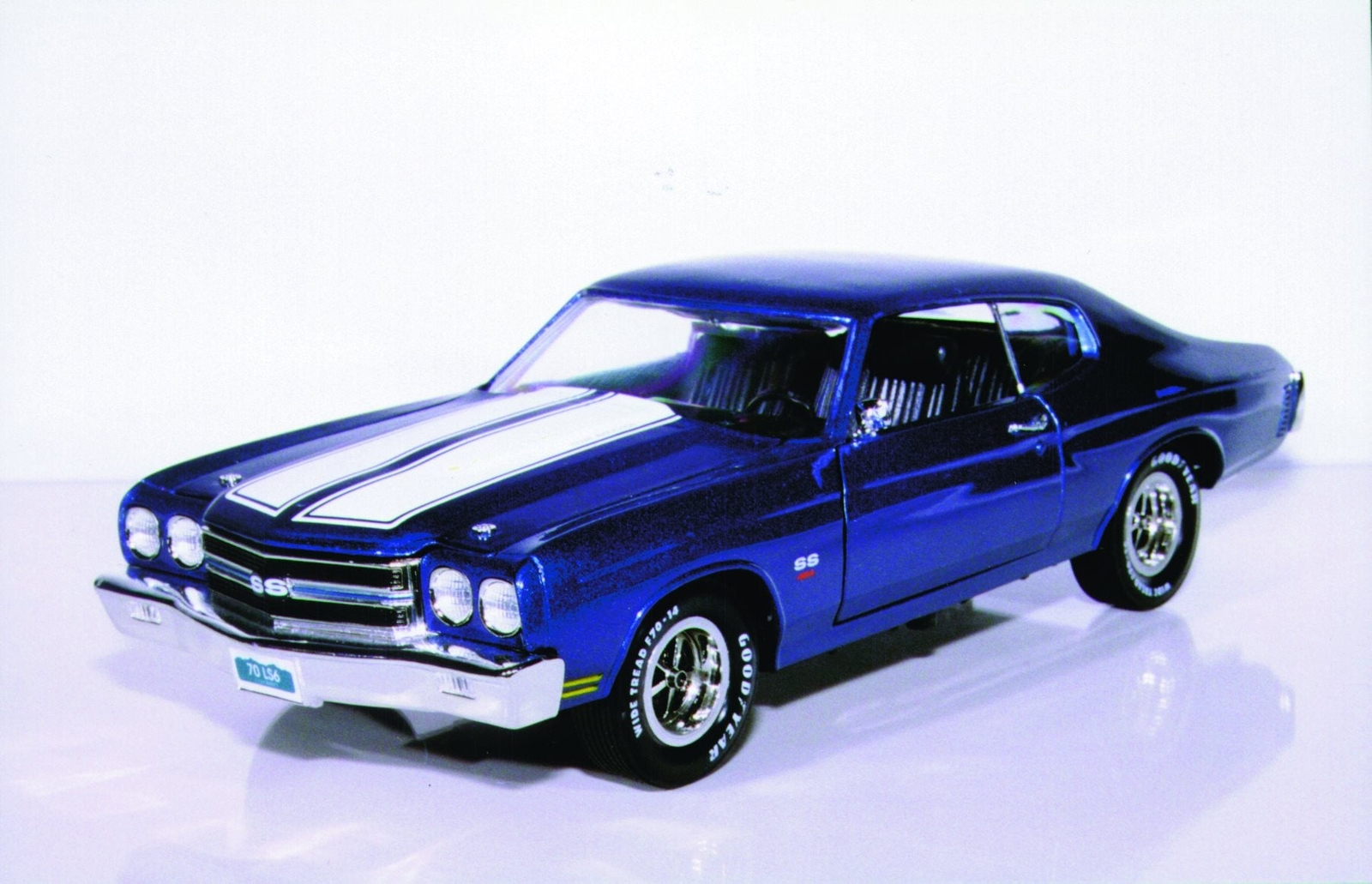 1:18 Ertl Chevy Chevelle ’70 SS 454 LS6 sunflower yellow, orange MIB