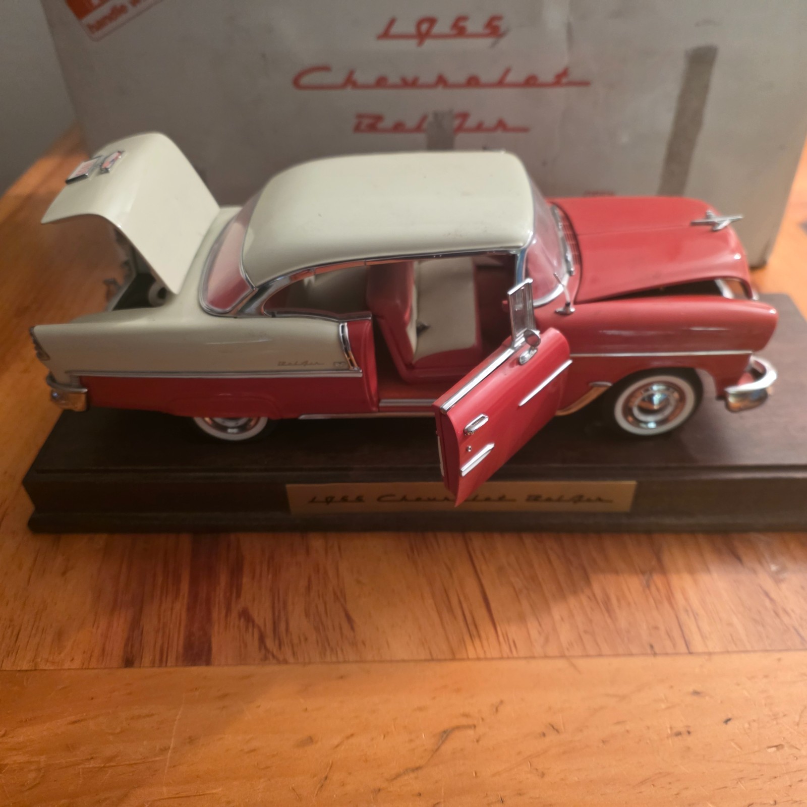DANBURY MINT 1955 CHEVROLET BEL AIR 1/16 W/ WOODEN BASE