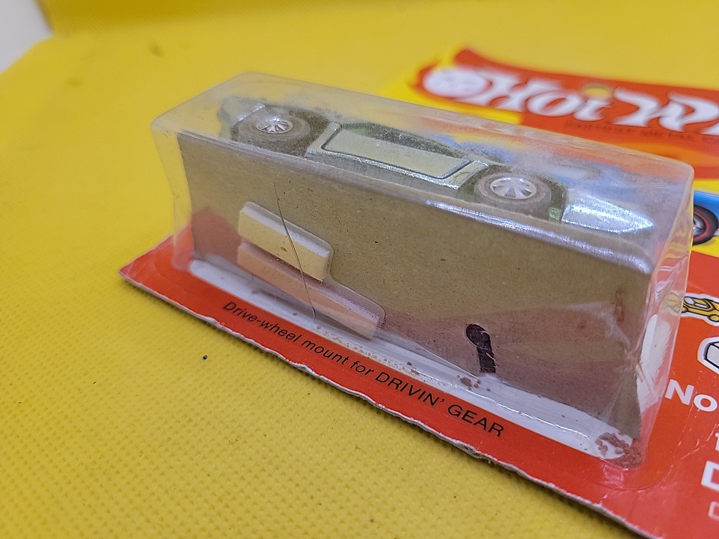Hot Wheels Red Lines Light Green Side Kick on Card With Protector