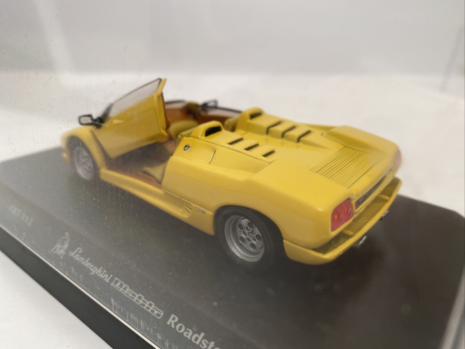 Detail Cars 1:43 Lamborghini Diablo Roadster Yellow Art 112 – H-T-F – UNOPENED!