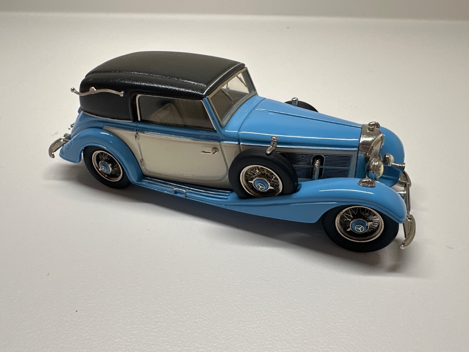 1939 Mercedes 540K Convertible C, closed roof light blue-white 1/43 ready made